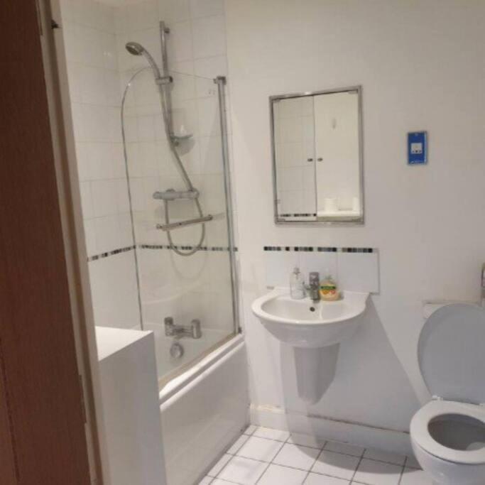 Lovely Waterfront Flat Canary Wharf Excel Centre London Exterior photo